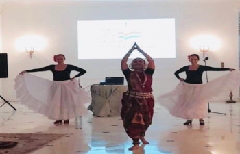 As part of IndiaAt75 celebrations, Embassy organized 'Cultura de la India'